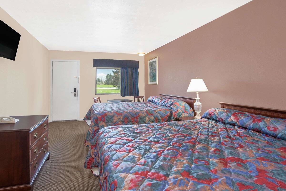 Standard Room, 2 Queen Beds