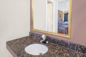 Standard Room, 2 Queen Beds | Bathroom | Free toiletries