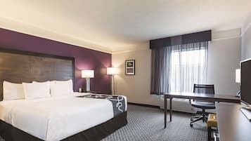 Room, 1 King Bed, Accessible, Non Smoking (Bathtub w/Grab Bars) | Premium bedding, desk, iron/ironing board, free cribs/infant beds