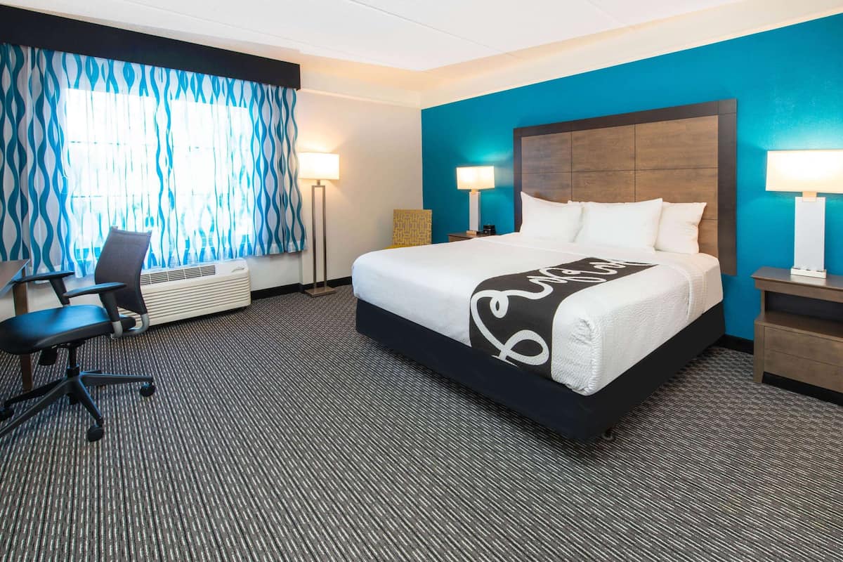 1 habitación, ropa de cama de alta calidad y escritorio