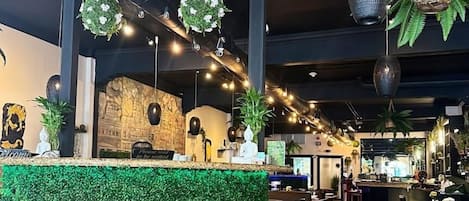 2 restaurants, lunch, dinner served; Mexican cuisine