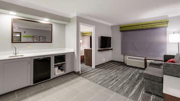 Suite, 1 King-Bett, Küche, NR | Eigene Küche | Kühlschrank, Mikrowelle, Wasserkocher mit Kaffee-/Teezubehör