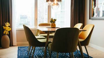 1 bedroom, premium bedding, pillowtop beds, in-room safe