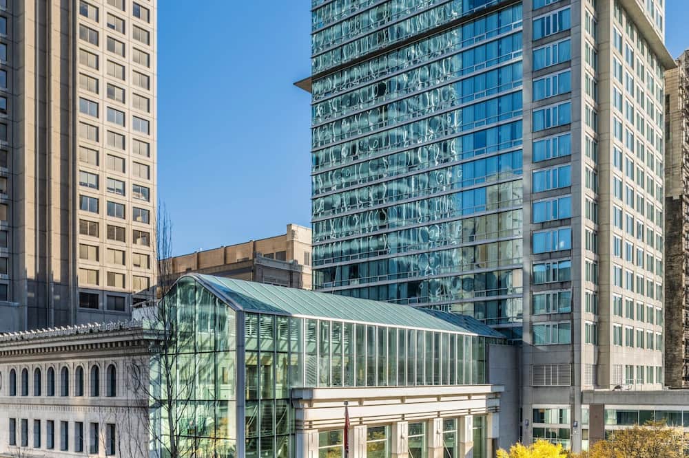 Delta Hotels by Marriott Vancouver Downtown Suites