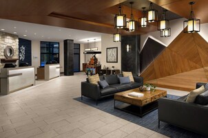 Serves lunch and dinner