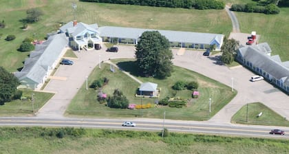 Annapolis Royal Inn & Suites
