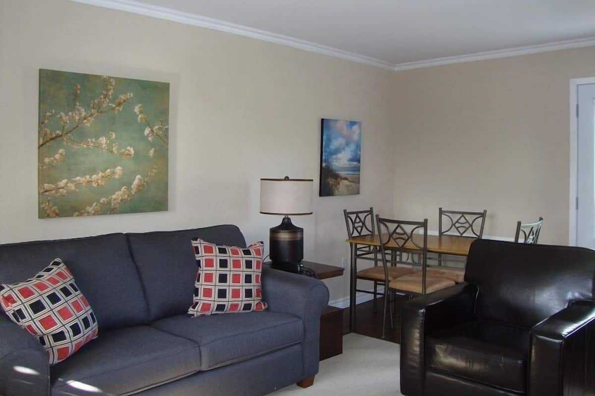 Suite, 2 Rooms, Kitchen | Living area | TV