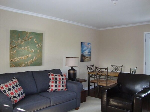 Suite, 2 Rooms, Kitchen | Living area