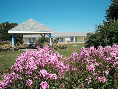 Annapolis Royal Inn & Suites