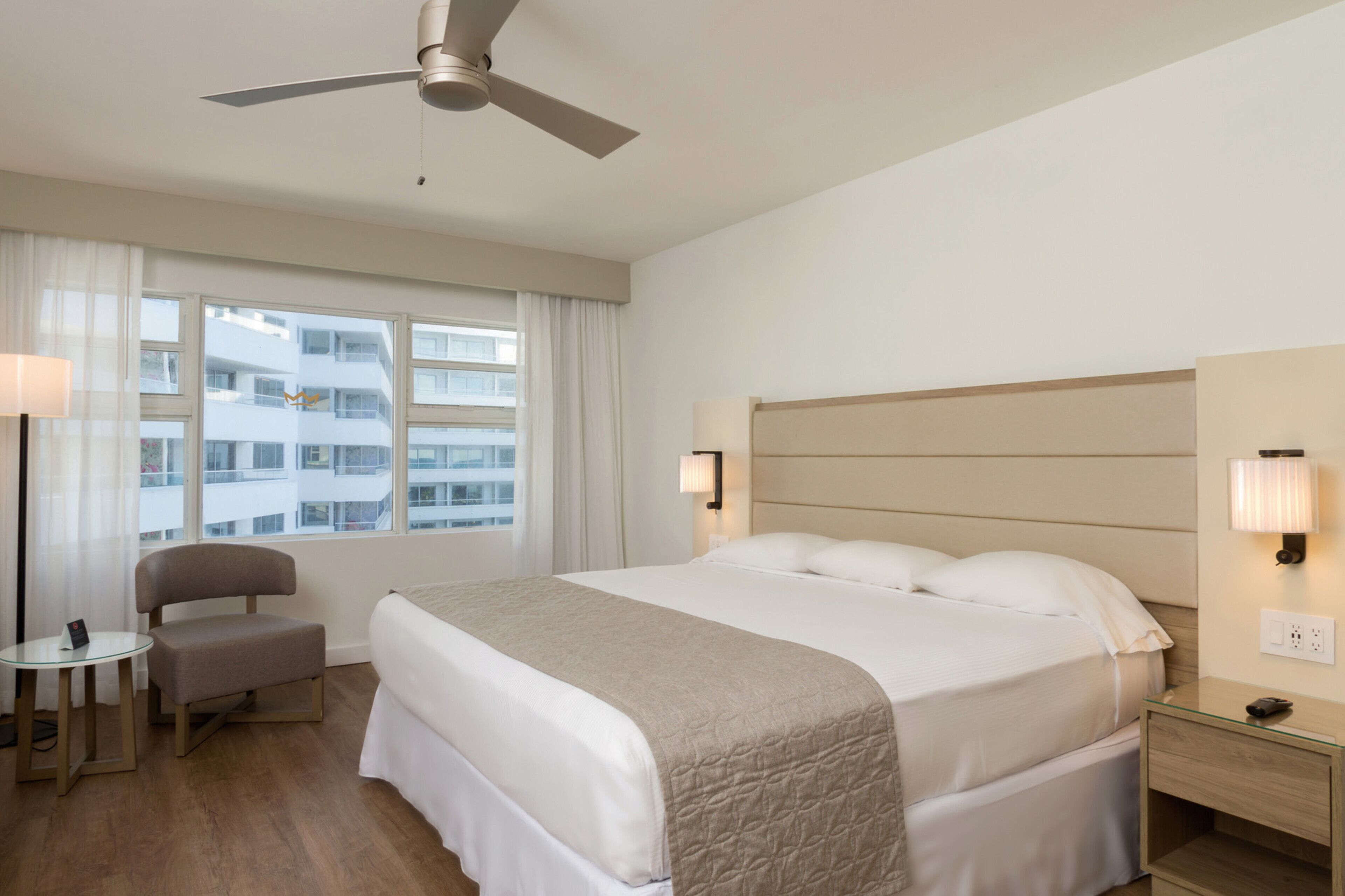 Egyptian cotton sheets, premium bedding, in-room safe, desk