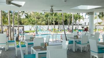 Khu ẩm thực ngoài trời