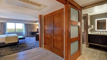 Presidential Suite, 1 King Bed (Mobility & Hearing) | Bathroom