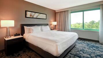 Sengetøy av topp kvalitet, safe på rommet og skrivebord