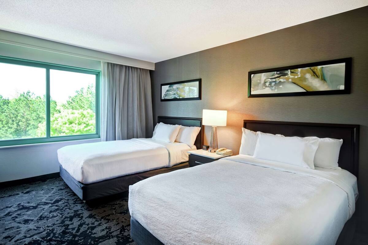 Premium bedding, in-room safe, desk, blackout curtains