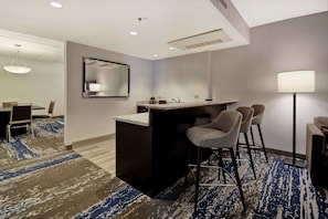 Suite, 1 King Bed | Minibar