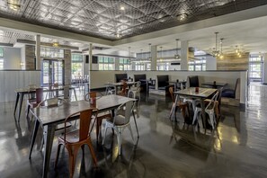 Petit déjeuner préparé sur commande servi tous les jours en supplément