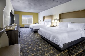 Premium bedding, down duvets, pillow-top beds, desk - Holiday Inn & Suites Wausau-Rothschild by IHG (Rothschild)