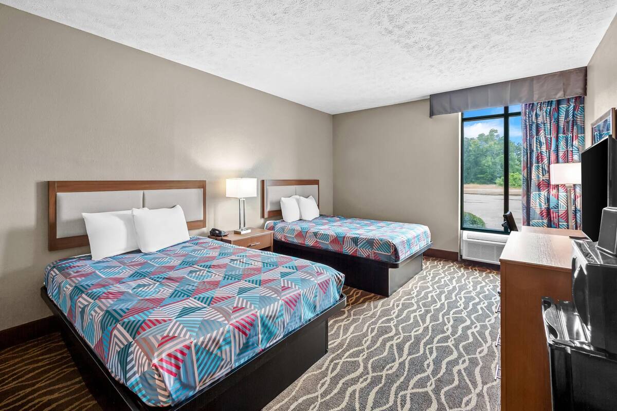 Standard Room, 2 Queen Beds, Non Smoking | Desk, iron/ironing board, rollaway beds (surcharge), WiFi (free)