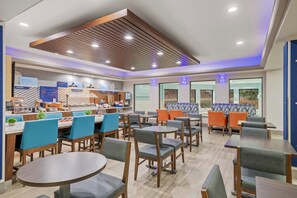 包每日自助早餐