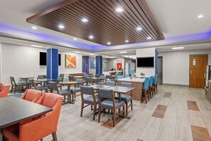 Free daily buffet breakfast  - Holiday Inn Express Hershey - Harrisburg Area by IHG (Hummelstown)