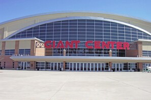 A large building with a prominent 'GIANT CENTER' sign. - Holiday Inn Express Hershey - Harrisburg Area by IHG (Hummelstown)