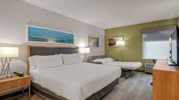 1 bedroom, premium bedding, desk, laptop workspace