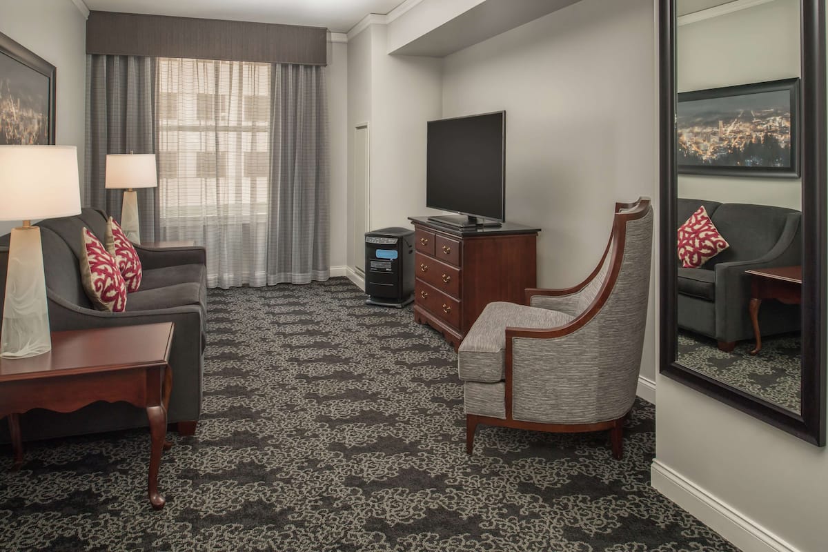 Premium bedding, in-room safe, desk, blackout curtains