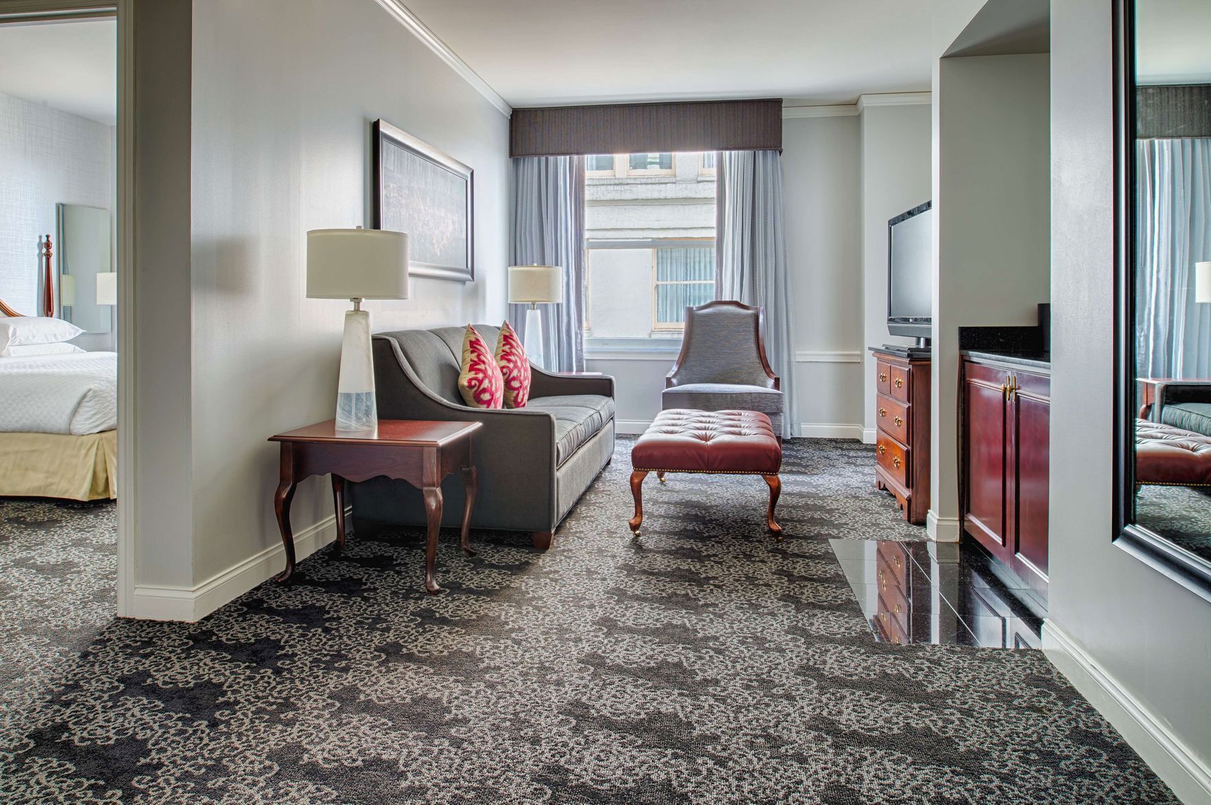 Premium bedding, in-room safe, desk, blackout drapes