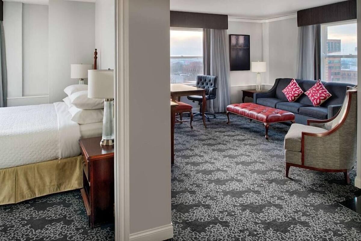 Premium bedding, in-room safe, desk, blackout drapes