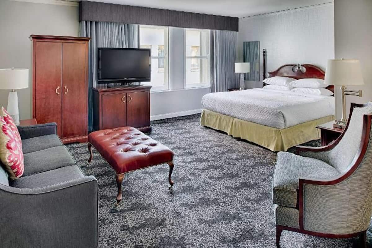 Premium bedding, in-room safe, desk, blackout drapes