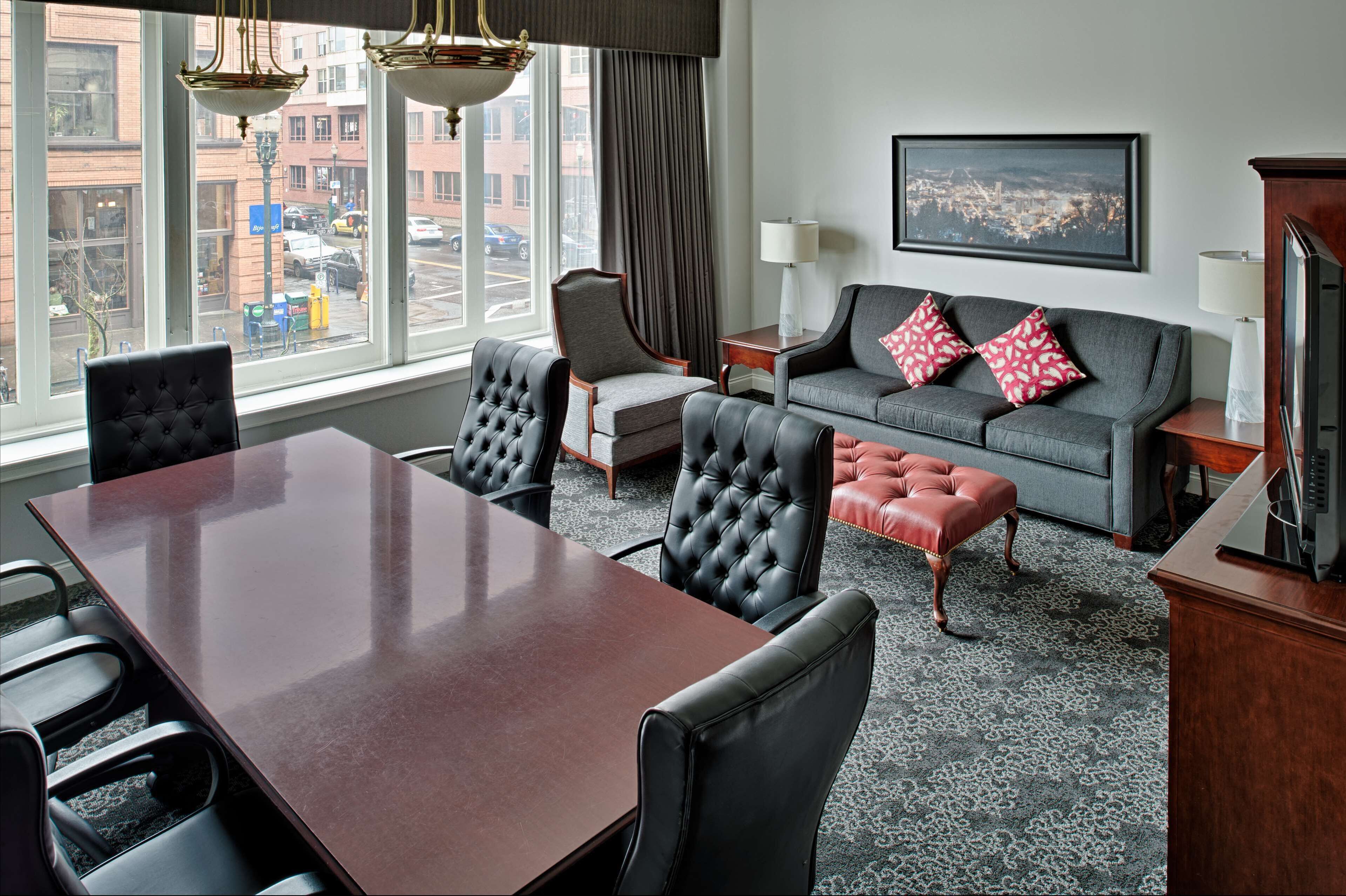 Photo - Embassy Suites by Hilton Portland Downtown