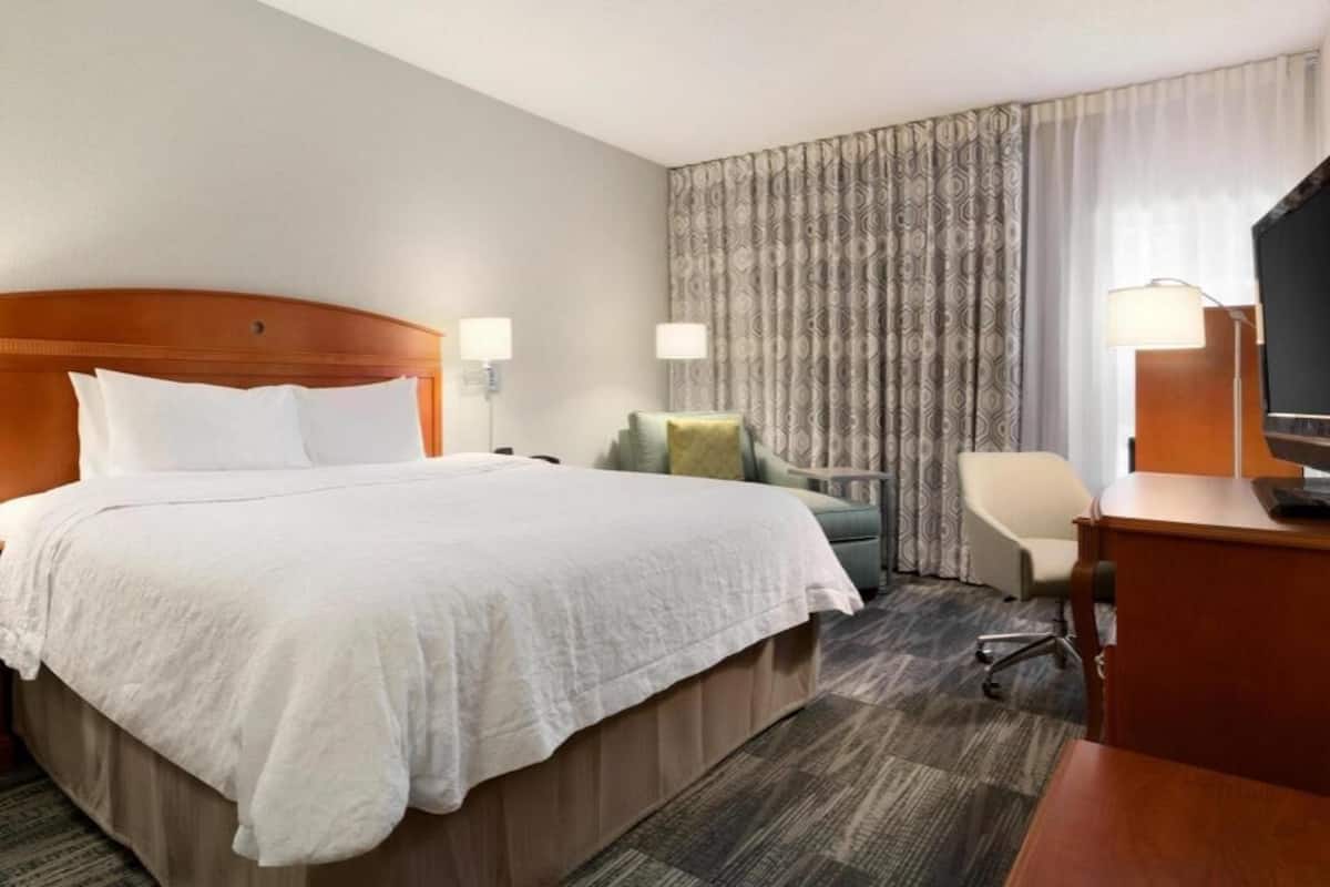 In-room safe, desk, laptop workspace, iron/ironing board