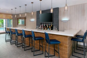 Breakfast and dinner served, American cuisine - Holiday Inn Miami-Doral Area by IHG (Miami)