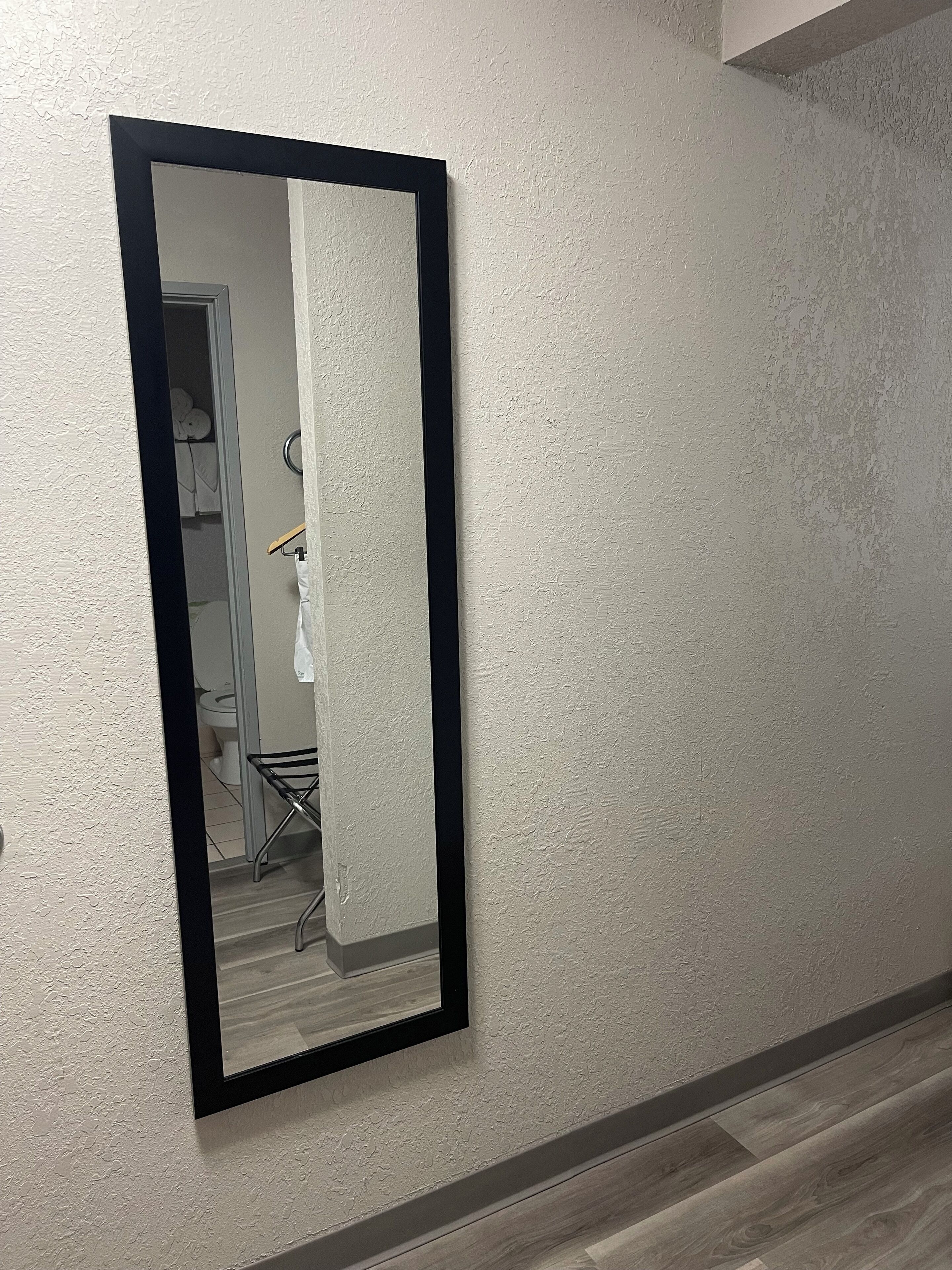 premium bedding, in-room safe, desk, laptop workspace