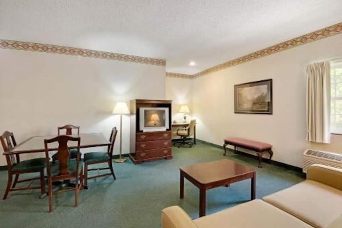 Living area | TV
