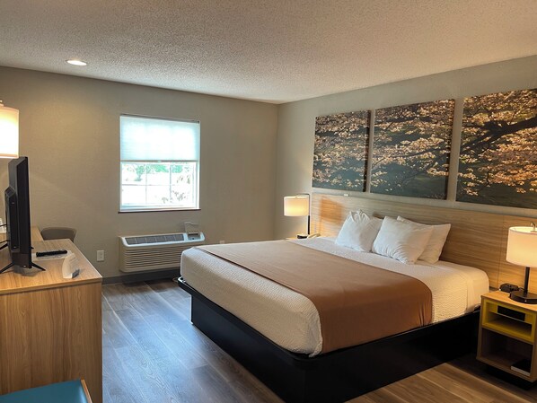 Premium bedding, in-room safe, desk, laptop workspace