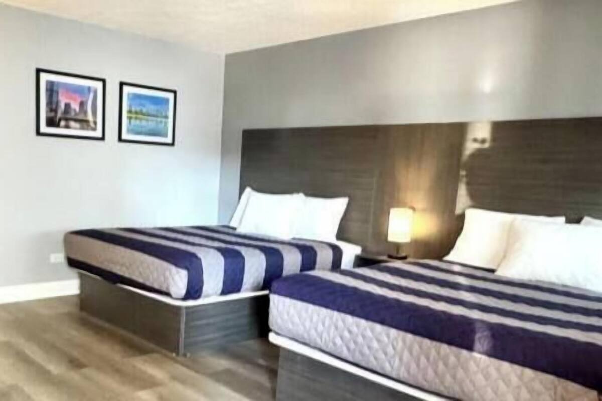 Deluxe Double Room | Desk, blackout drapes, iron/ironing board, WiFi (free)