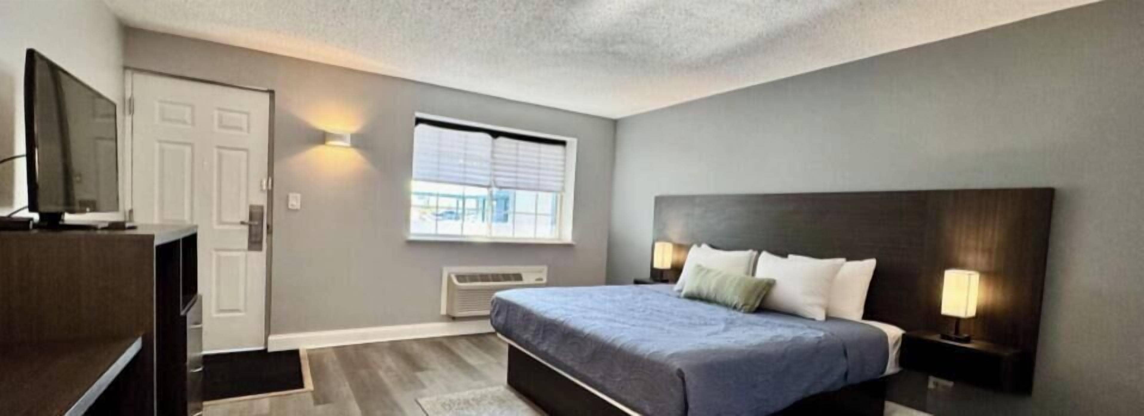 Deluxe Single Room | Desk, blackout curtains, iron/ironing board, free WiFi