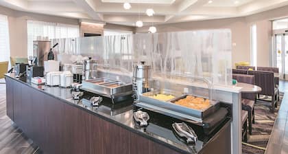 La Quinta Inn & Suites by Wyndham Atlanta Conyers