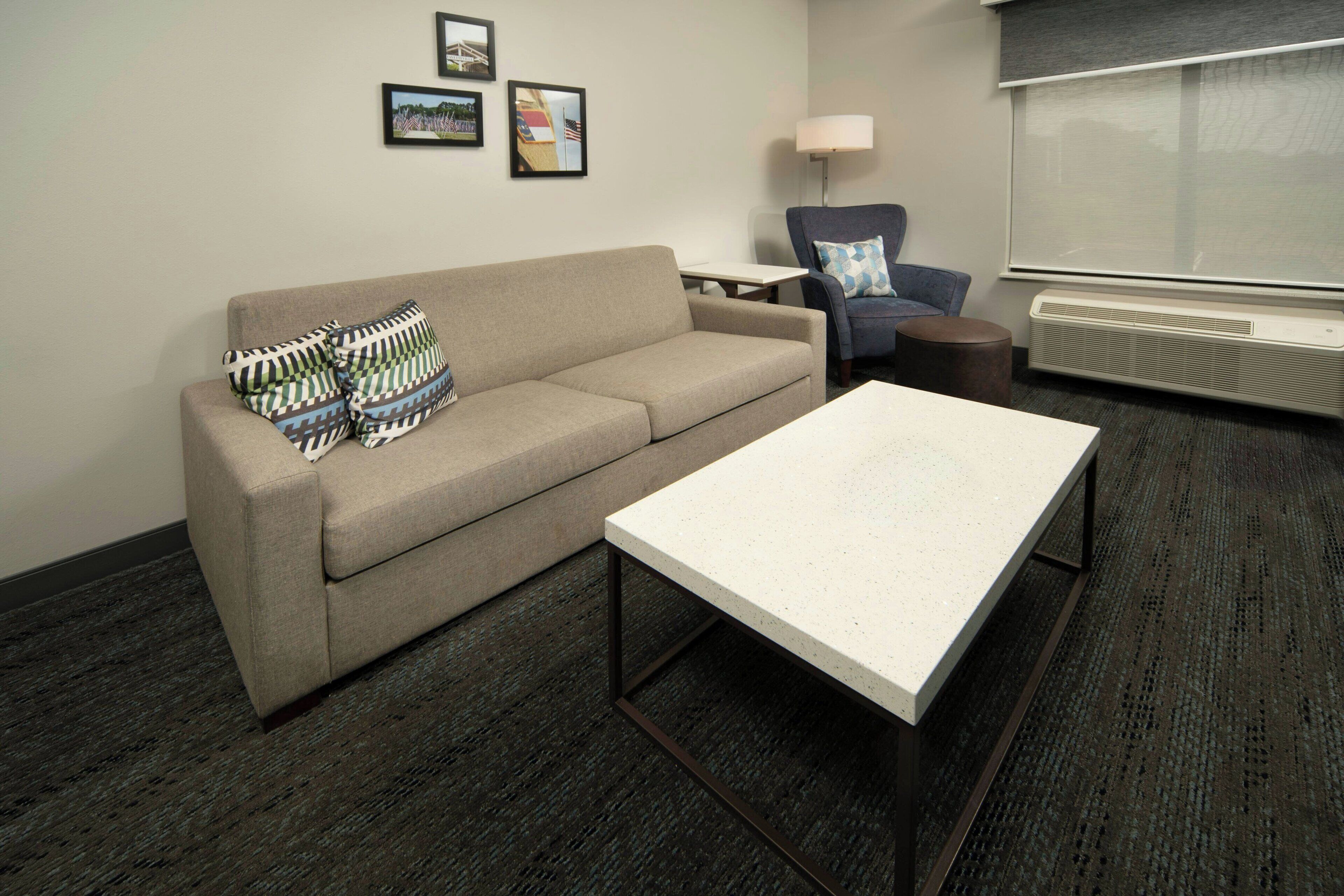 suite, 1 bedroom | bathroom | rainfall showerhead, free toiletries, hair dryer, towels