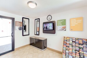 Lobby - Motel 6 Dallas, TX - South (Dallas)