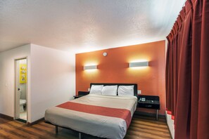 Escritorio, wifi gratis y ropa de cama 