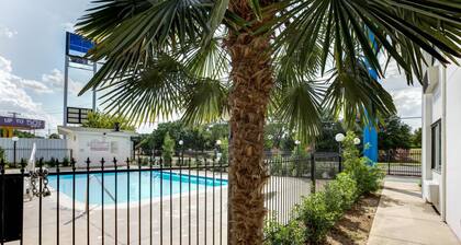 Motel 6 Dallas, TX - South