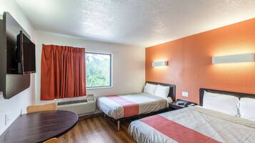 办公桌、免费 WiFi、床单