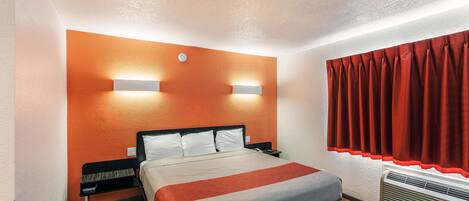 Escritorio, wifi gratis, ropa de cama