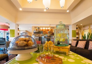 Déjeuner servi sur place, cuisine américaine