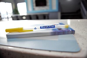 Lobby - Days Inn by Wyndham Montgomery (Montgomery)