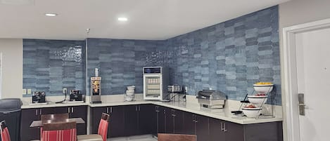 Tägliches inbegriffenes Frühstück zur Selbstbedienung