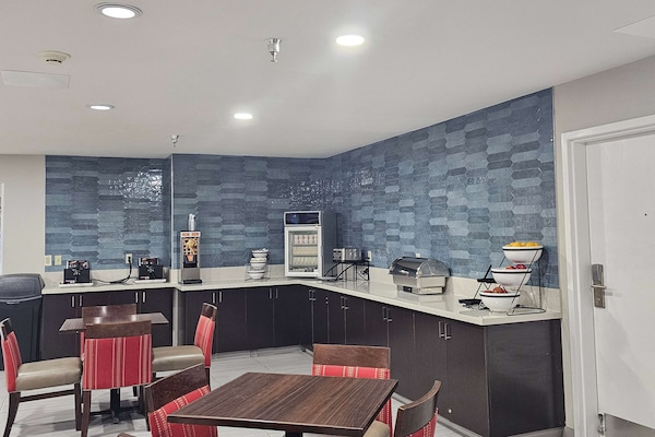 Desayuno de autoservicio incluido todos los días