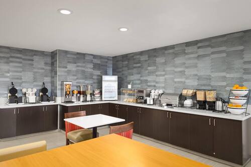 Free daily self-serve breakfast